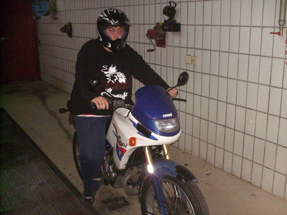 Mei Moped - 