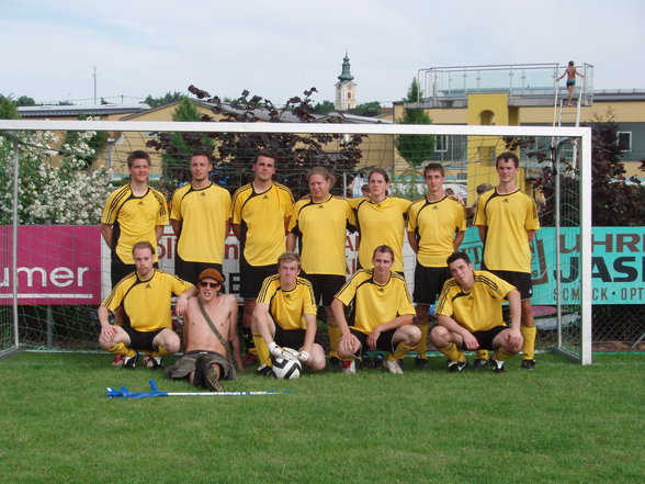 Erster Kopf-Volley - 