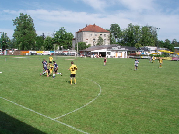 Erster Kopf-Volley - 