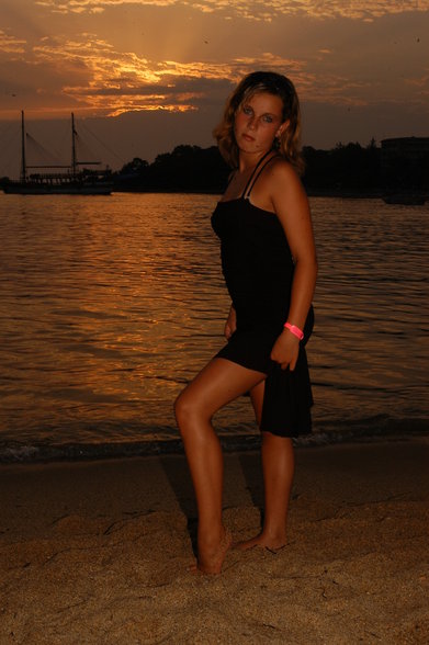 meee in my holiday 2006 *gg* - 