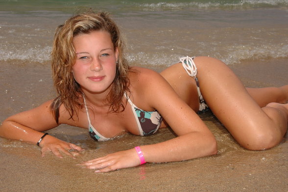 meee in my holiday 2006 *gg* - 