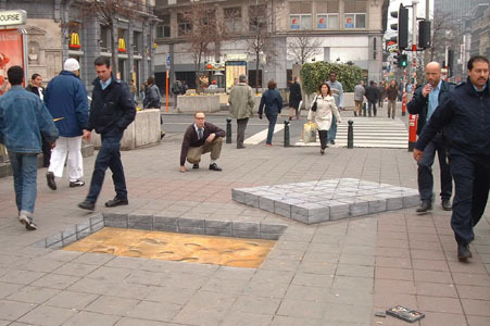 Julian Beever's pavement drawings - 