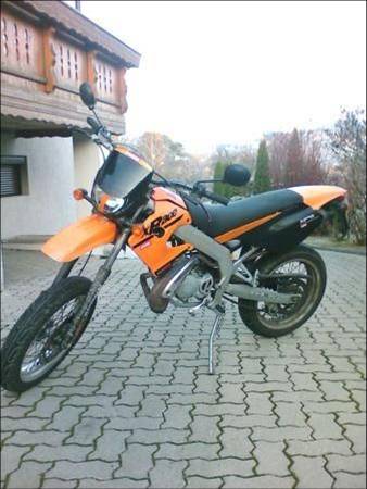 Mopeds mit 50 kubik - 