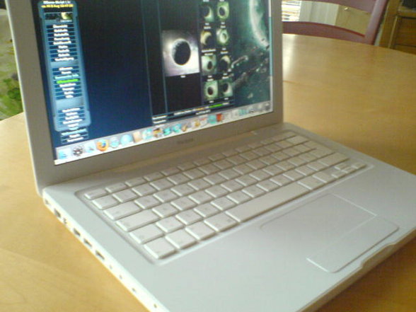 MacBook - 