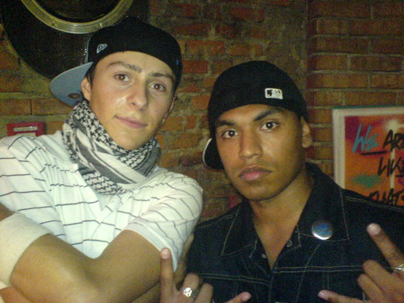 OmAr UnD IcH - 