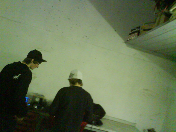 Ghetto Garage!! Saufn Rauchn Schnaufn - 