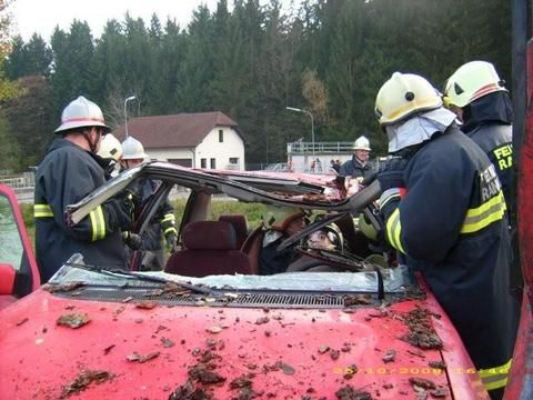 Crash am Sportplatz - 