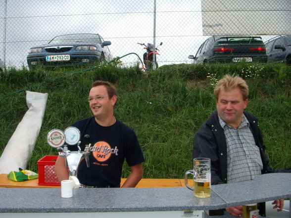 Fußballplatz-Eröffnungsturnie - 