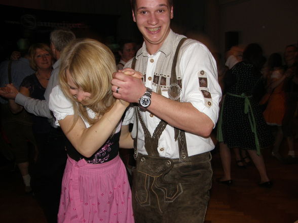 Dirndl&Lederhosen Ball - 