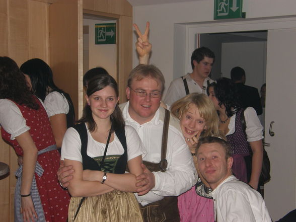 Dirndl&Lederhosen Ball - 