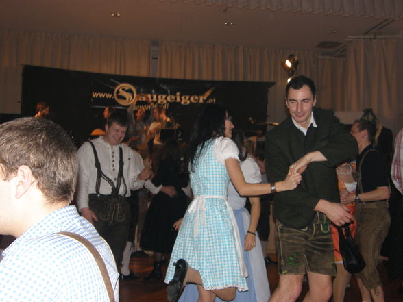 Dirndl&Lederhosen Ball - 