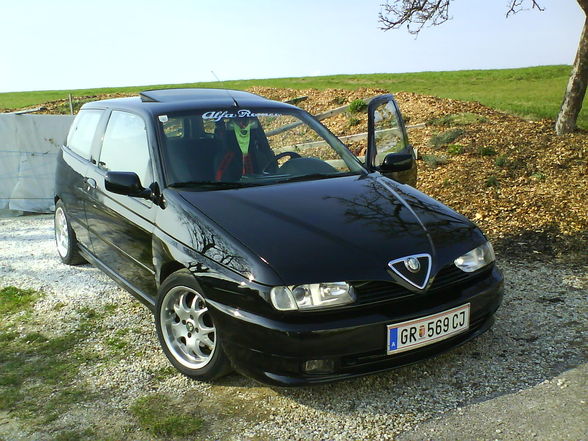 Alfa Romoe 145 - 