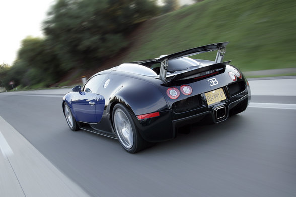 Bugatti 16.4 Veyron - 