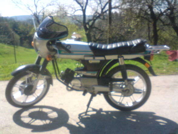 Mei Moped - 