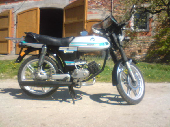 Mei Moped - 