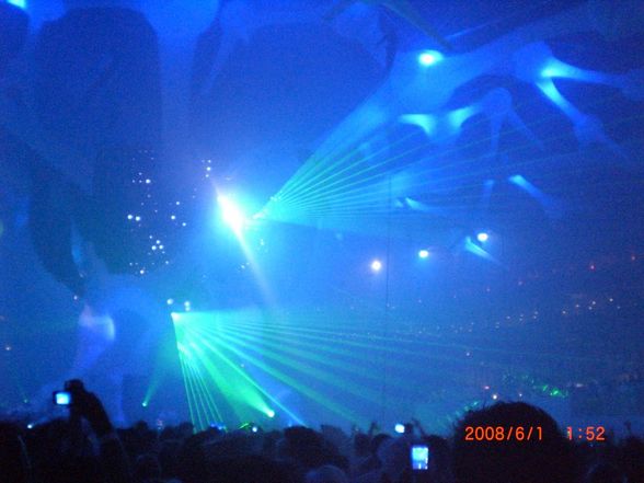 Sensation White - Prag - 