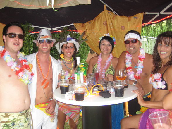 Pool Party (hawaii) - 