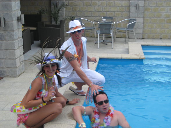 Pool Party (hawaii) - 