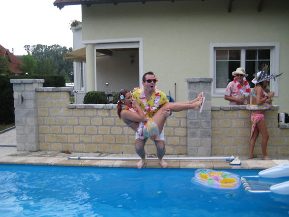 Pool Party (hawaii) - 