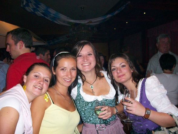 Party 08- - 