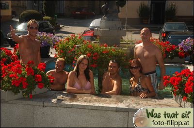 Lustiges (Fotoshooting) im Stadtbrunnen! - 