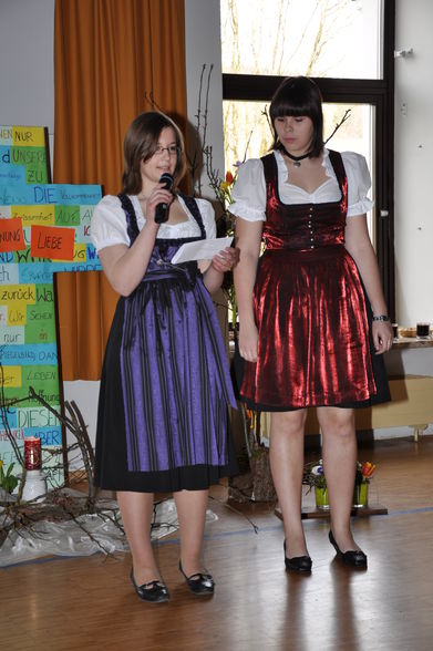 Action im Dirndl ;-) - 