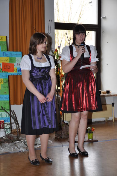 Action im Dirndl ;-) - 