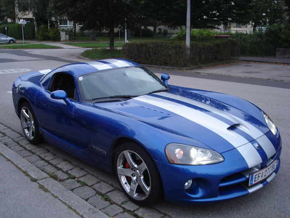 Dodge Viper SRT10 - 