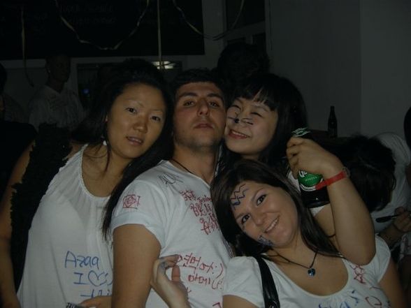 white t-shirt party - 