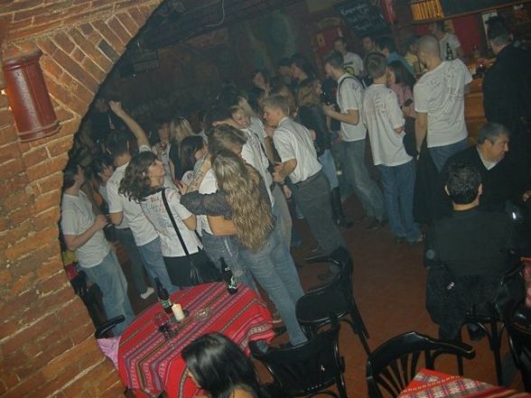 white t-shirt party - 