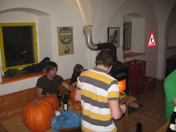 vorbereitung halloween party - 