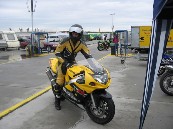 Beim Moped Fahren ............. - 