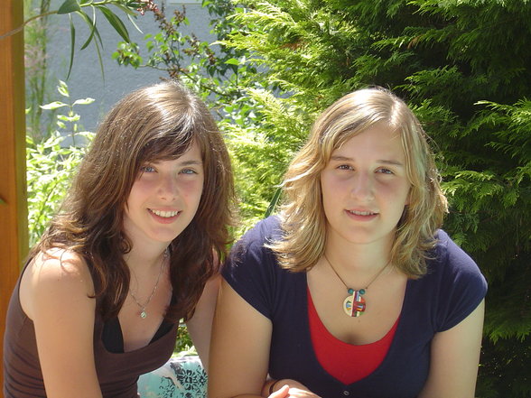 Sarah&ich in der 4. Klasse Hauptschule - 