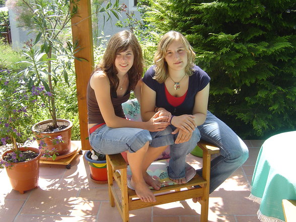 Sarah&ich in der 4. Klasse Hauptschule - 