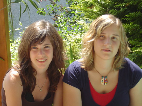 Sarah&ich in der 4. Klasse Hauptschule - 