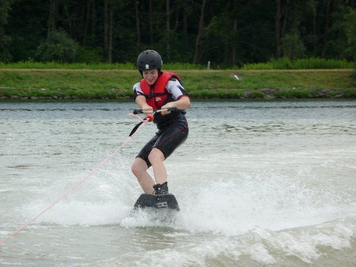 Motorbootfahren auf der Donau - 