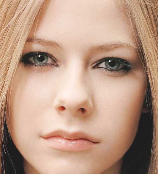 AVRIL LAVIGNE - 