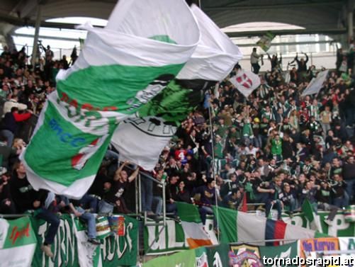 hooligans und fußballfans - 