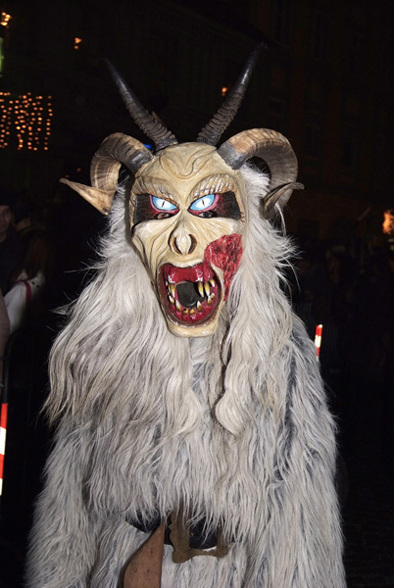 Perchtenlauf am Steyrer Stadtplatz,30.11 - 