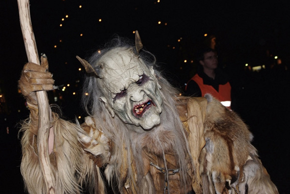 Perchtenlauf am Steyrer Stadtplatz,30.11 - 