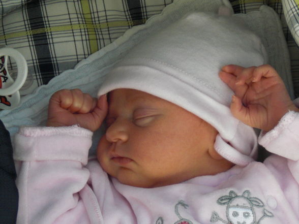 Unsere kleine Viktoria - 