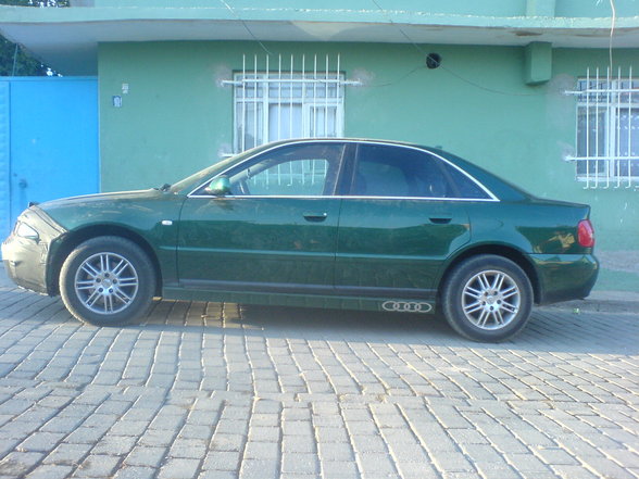 AUDI A4 - 