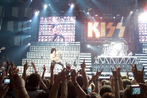 KISS ALIVE:35 (Wiener Stadthalle 2008) - 