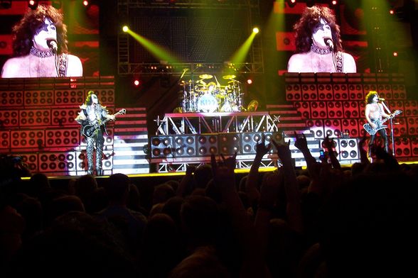 KISS ALIVE:35 (Wiener Stadthalle 2008) - 