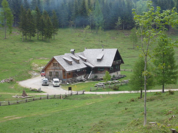 arbeiten auf der schüttbauernalm - 