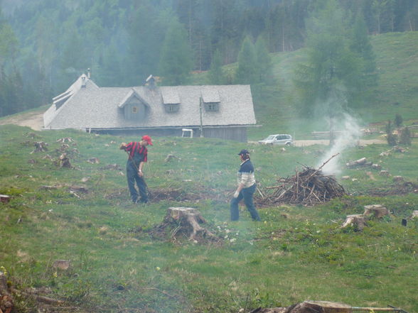 arbeiten auf der schüttbauernalm - 