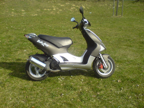 Mei Moped - 