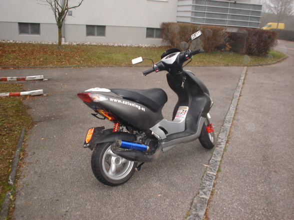 Mei Moped - 