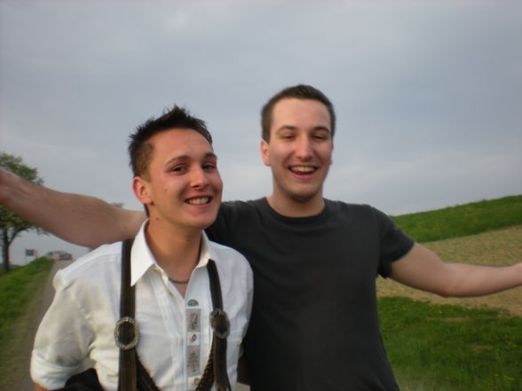 Jung, Erfolgreich und Gutaussehend - 