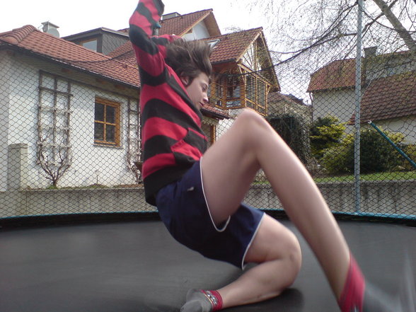 Trampolin beda,kevin and meee - 